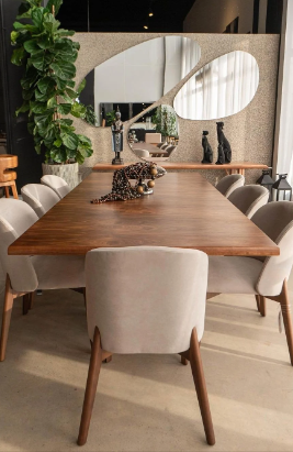 Comfort and refinement: design your living room with custom-made furniture